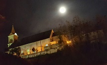 Catedral e a lua cheia