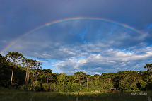 Hoje (domingo) em Caçador foram três arco-íris, e dois deles fotografei no lugar mágico..