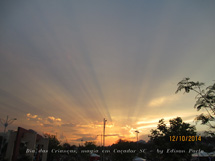 "Entardecer do Dia das Crianças de 2014, no Parque Central de Caçador lotado de crianças que curtiam as brincadeiras e brinquedos que lhes foram proporcionados pela Ação Social promovida lá". Foto Edison Costa Porto