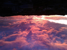 "Estou mostrando a foto impressionante por do sol na sacada no meu apartamento em Caçador. O que imaginação da imagem; Planeta Marte, voando no céu de avião, fumaça de vulcão, mar? Só virar na cabeça realmente por de sol. Foi primeiro dia horário de verão". Foto enviada por Willibaldo Carlos Zir.