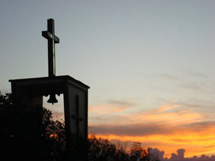 Pôr-do-sol junto à Igreja Luterana. Foto Erci Bohrer.