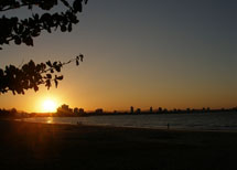 Pôr do sol Praia Alegre - Penha/SC. Abril 2009. Foto Luiza Loth.
