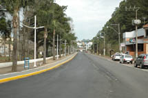 Avenida Beira Rio recebe nova camada de asfalto com cinco centímetros de espessura. Foto Divulgação. Julho 2008.