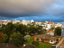 Foto dia 2 de maio de 2008. Clima chuvoso deixou uma bela imagem no céu de Caçador, dando um brilho diferente à cidade. Fotö: Rodrigo Ferlin.