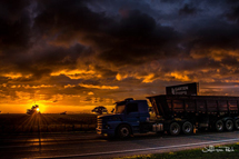 Amanhecer na BR101 em Porto Belo - SC. Foto:Jefferson Rech Fotografia