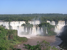 Cataratas do Parque Nacional do Iguaçu, divisa entre Brasil e Argentina. Foto Murilo Roso. Junho 2008