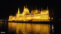 Reflexo do Parlamento no Rio Danúbio Azul em Budapeste. Foto Erci Bohrer.