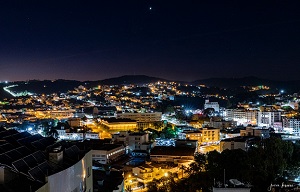 Vista noturna do Largo Santelmo, bairro Bom Jesus e Bairro dos Municípios.