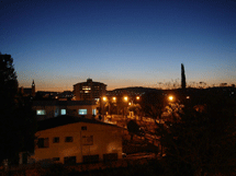 Vista noturna de Caçador, no detalhe Av. Sete de Setembro. Foto enviada por e-mail por Wilmar Trentini. Agosto 2008.