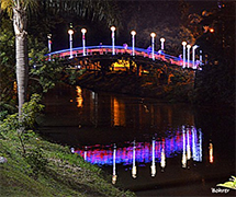 Reflexo de luzes no Rio do Peixe