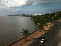 "Paisagem do alto da Fundação IBERE CAMARGO, Porto Alegre - RS". Foto Kelly Royer.