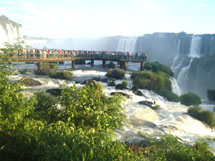 Cataratas do Iguaçu. Neste dia 16 mil pessoas visitaram o Parque. Foto vereador Giovani Gregorio - Calmon SC.