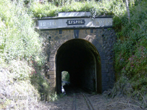 Túnel na estrada de ferro SP - RS, em Pinheiro Preto. Foto Kassius Fávero.