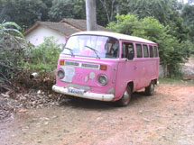 Kombi cor de rosa, em Piratuba. Foto Arlene do Valle.