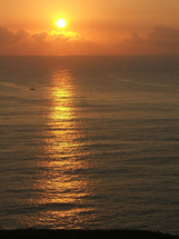 Nascer do sol em Praia Vermelha - Penha. Foto Luiza Loth.