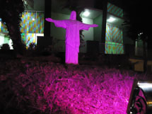 Cristo Redentor do Bairro Berger iluminado de rosa.Foto enviada por Sirlei.