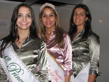 Beleza caçadorense representada pelas princesas e rainha do Município. Emely do Amaral Schmtz, a rainha e Camila Freitas e Vanessa Zenere, 1ª e 2ª princesas, na festa dos 74 anos. Foto: Rafael Seidel. 23/03/2008
