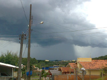 Tempo fechado dia 23/01/12 às 13h45. Foto Nilceu Padilha.