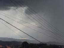 Temporal na tarde de sábado, 21 fev. Foto Ozair Ribeiro.