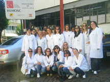 Viagem de estudos: Acadêmicos do curso de graduação em Enfermagem da Universidade do Contestado, campus Caçador, participaram de uma viagem de estudos, dia 4 de abril de 2008, para conhecer as instalações e o processo de trabalho do enfermeiro no Hospital Universitário Santa Terezinha e no Centro de Hematologia e Hemoterapia de Santa Catarina (Hemosc), ambos de Joaçaba.