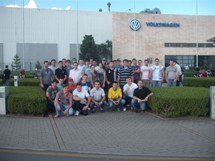 Acadêmicos de Engenharia de Controle e Automação- Mecatrônica da UNIARP em  visita a Empresa Volkswagen, em São José dos Pinhais-PR.