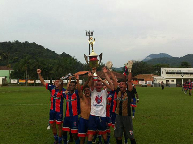 Atual campeão do futebol de areia de Navegantes sai com vitória do primeiro  jogo